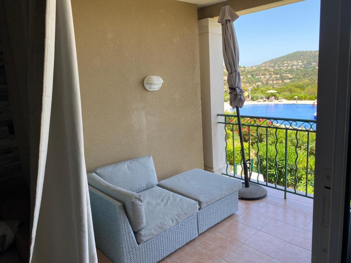 Appart. Vue Mer Avec Piscine - Golfe De St Tropez Les Issambres Exteriör bild