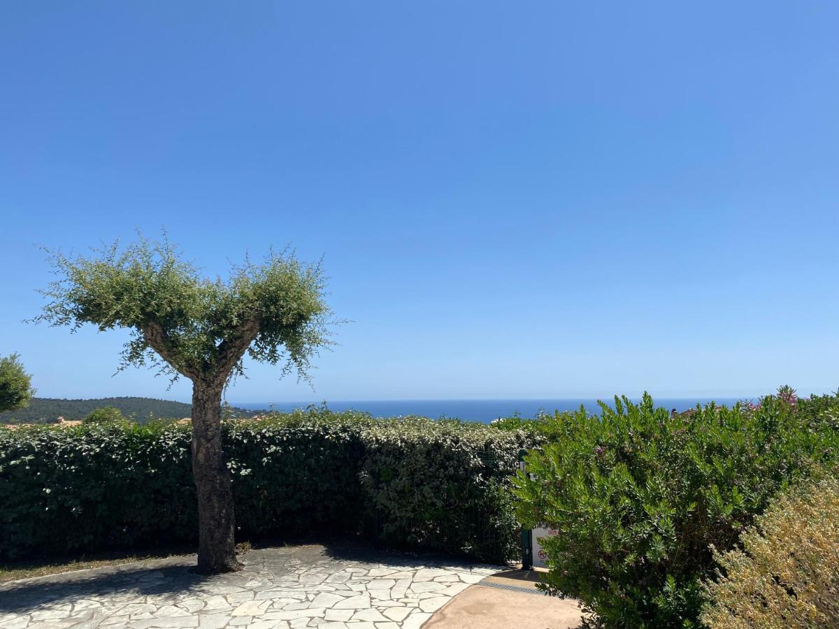 Appart. Vue Mer Avec Piscine - Golfe De St Tropez Les Issambres Exteriör bild