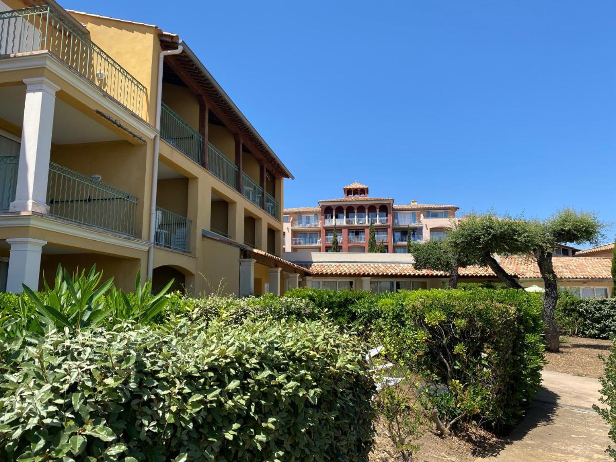Appart. Vue Mer Avec Piscine - Golfe De St Tropez Les Issambres Exteriör bild